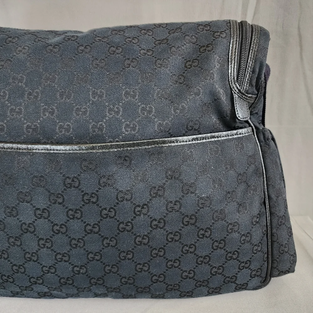 ✨️GUCCI GG Canvas Diaper Messenger Bag